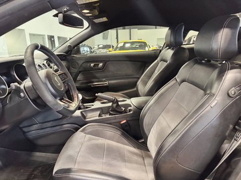 Used 2019 Ford Mustang Shelby GT350 w/ Technology Package RWD image 24