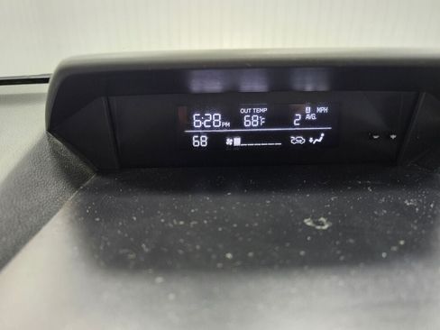 Used 2020 Subaru Crosstrek 2.0i AWD/4WD image 19