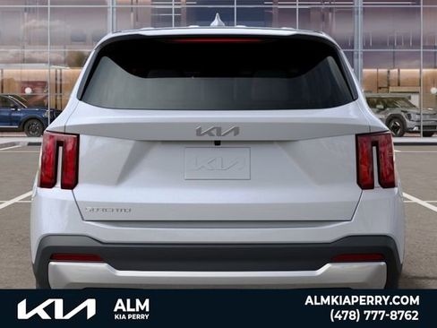 New 2026 Kia Sorento LX FWD image 13