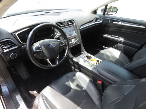 Used 2020 Ford Fusion Energi Titanium FWD image 11