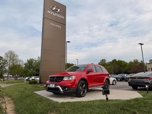 Used 2018 Dodge Journey Crossroad AWD/4WD image 1
