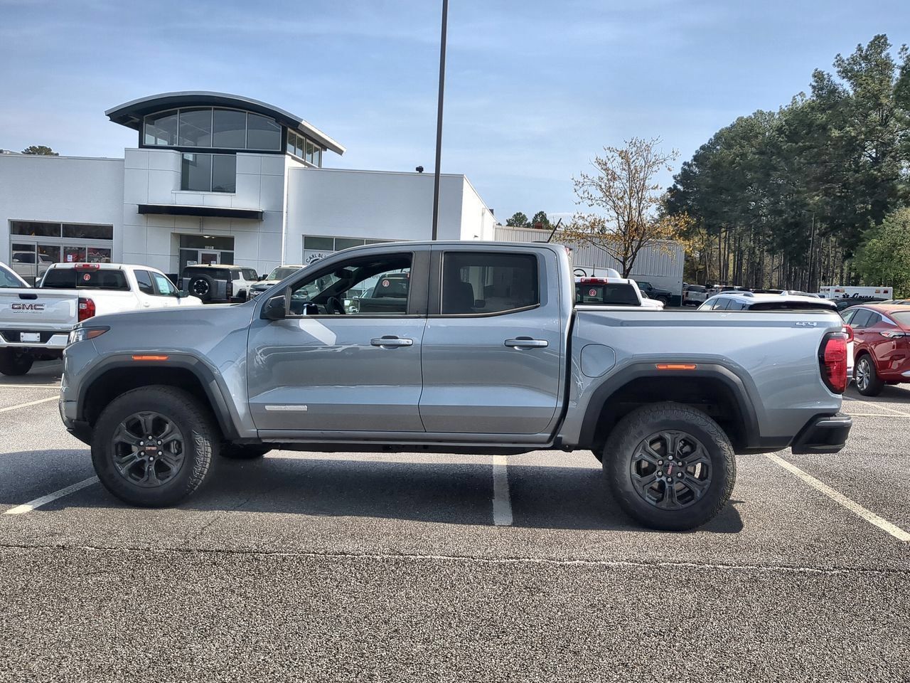 Used 2025 GMC Canyon Elevation w/ Convenience Package AWD/4WD image 5