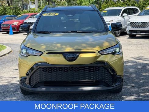 Used 2024 Toyota Corolla Cross AWD Hybrid w/ Moonroof Package image 2