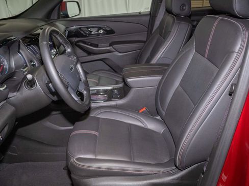 Used 2023 Chevrolet Traverse RS AWD/4WD image 11