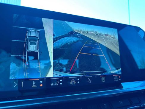 Used 2025 GMC Sierra 1500 SLT w/ SLT Premium Package image 25