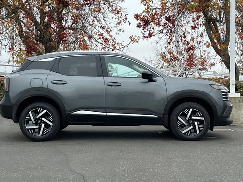 New 2026 Nissan Kicks SV image 3