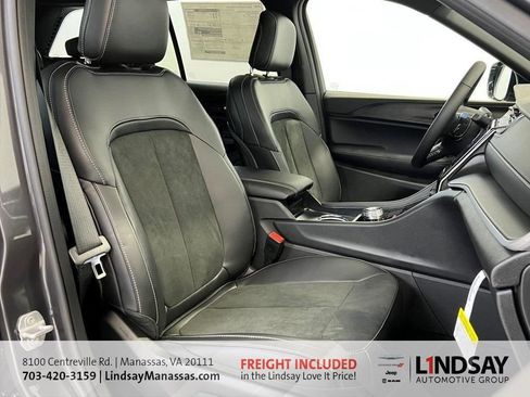 New 2025 Jeep Grand Cherokee Altitude image 13