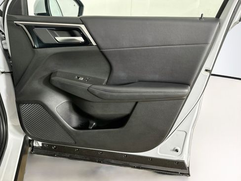 Used 2024 Mitsubishi Outlander SE FWD image 33