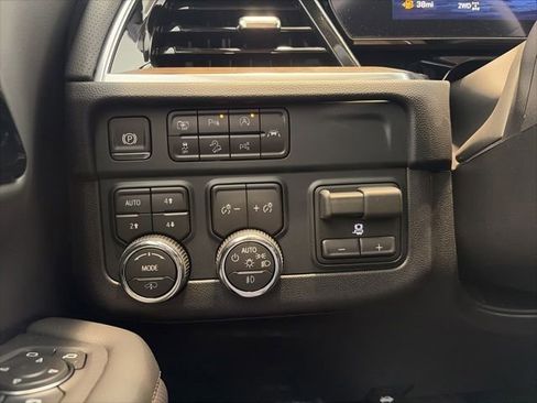 New 2026 Chevrolet Tahoe High Country AWD/4WD image 18