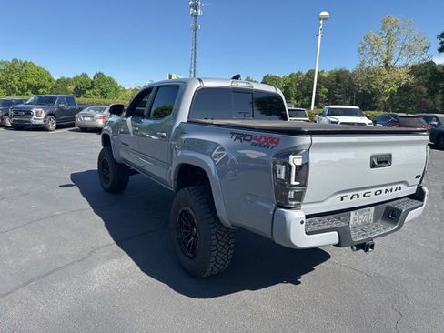 Used 2020 Toyota Tacoma TRD Sport w/ Technology Package image 5