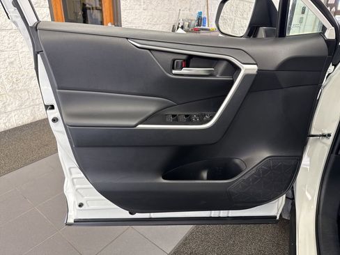Certified 2025 Toyota RAV4 XLE image 35