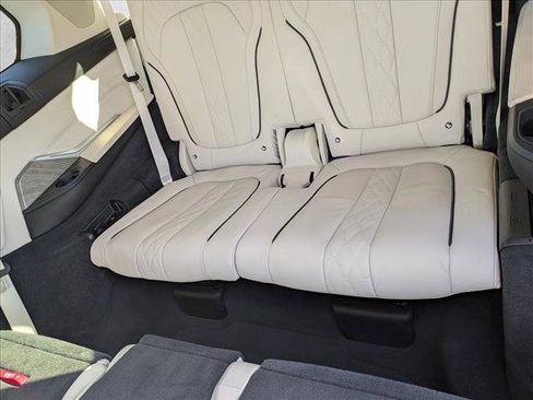 Used 2019 BMW X7 xDrive40i w/ Premium Package image 16