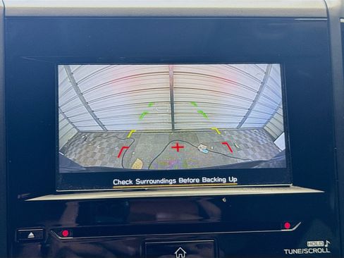 Used 2022 Subaru Forester Premium image 17