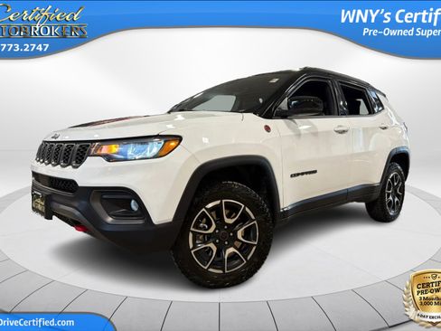 Used 2025 Jeep Compass Trailhawk AWD/4WD image 1