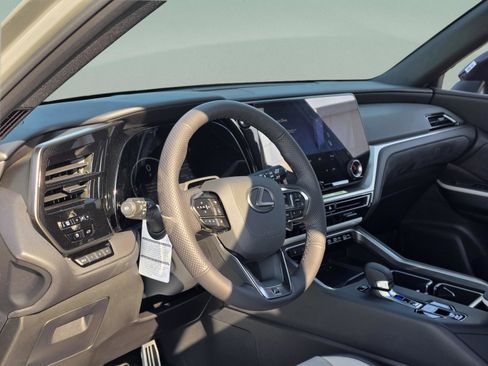 New 2026 Lexus TX 500h AWD image 31