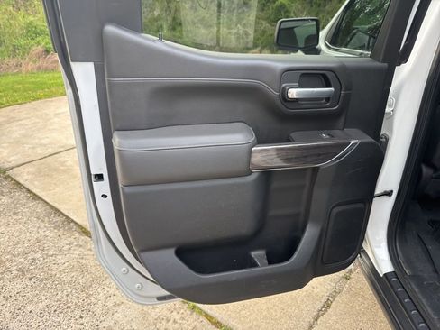 Used 2021 Chevrolet Silverado 1500 LTZ w/ LTZ Premium Package image 17