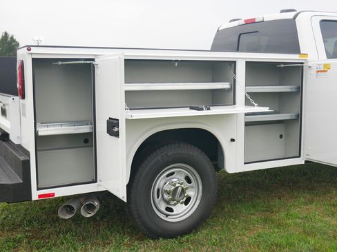 New 2025 Ford F250 XL w/ XL Chrome Package image 13