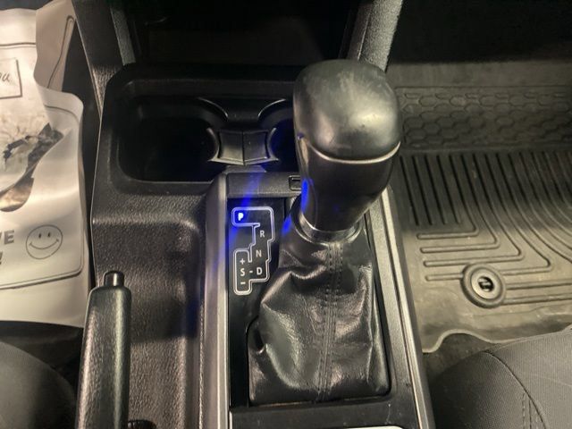 Used 2019 Toyota Tacoma TRD Off-Road w/ Technology Package AWD/4WD image 21