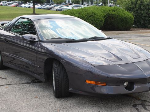 Used 1994 Pontiac Firebird Trans Am RWD image 2