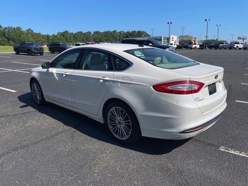 Used 2014 Ford Fusion SE w/ Equipment Group 202A FWD image 14