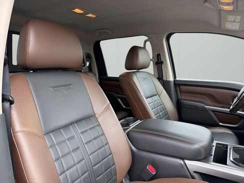 Used 2016 Nissan Titan Platinum Reserve AWD/4WD image 19