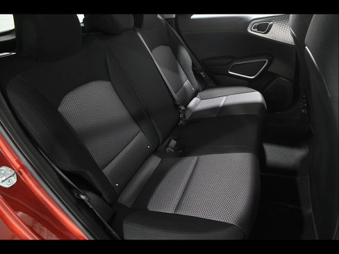 Used 2025 Kia Soul S FWD image 17