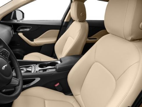 Used 2017 Jaguar F-PACE Prestige image 9