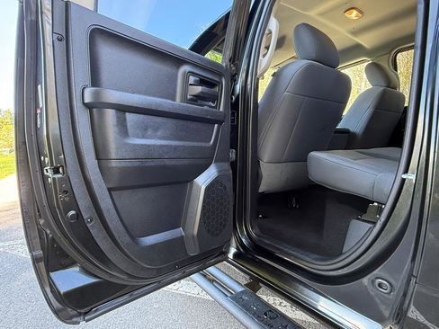 Used 2017 RAM 1500 Express AWD/4WD image 16