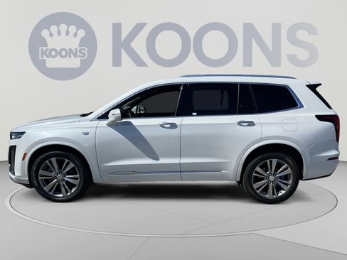 Used 2023 Cadillac XT6 Premium Luxury AWD/4WD image 2