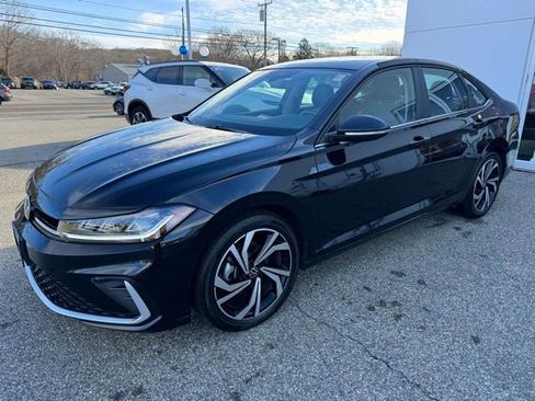 Certified 2025 Volkswagen Jetta SEL image 1