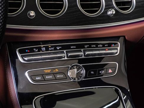 Used 2017 Mercedes-Benz E 300 image 24
