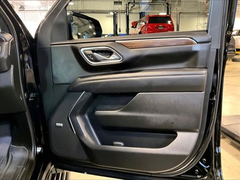 Used 2023 Chevrolet Tahoe High Country image 12