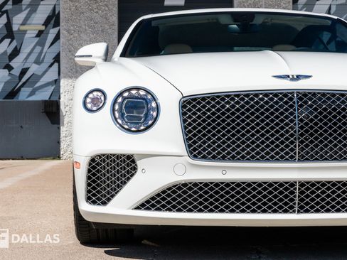 Used 2022 Bentley Continental GT image 4
