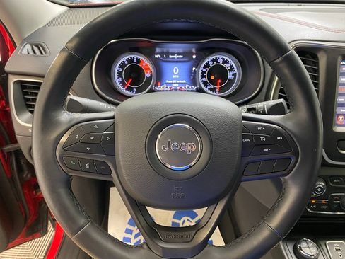 Used 2019 Jeep Cherokee Trailhawk AWD/4WD image 22