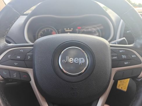 Used 2016 Jeep Cherokee 75th Anniversary AWD/4WD image 12