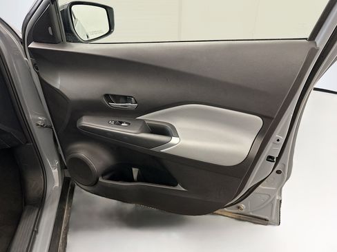 Used 2024 Nissan Kicks SR w/ SR Premium Package FWD image 32