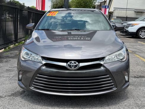 Used 2016 Toyota Camry LE FWD image 2