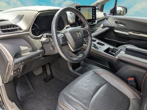 Used 2024 Toyota Sienna XSE w/ XSE Premium Package AWD/4WD image 5