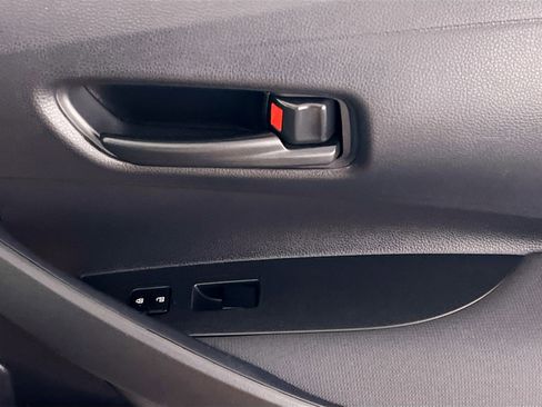 Used 2025 Toyota Corolla LE image 31