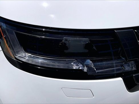 Certified 2024 Land Rover Range Rover Long Wheelbase Autobiography AWD/4WD image 28