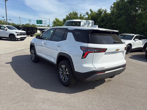 New 2026 Chevrolet Equinox LT FWD image 3