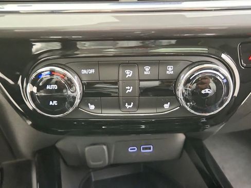 New 2026 Chevrolet Trax ACTIV w/ Sunroof Package image 44