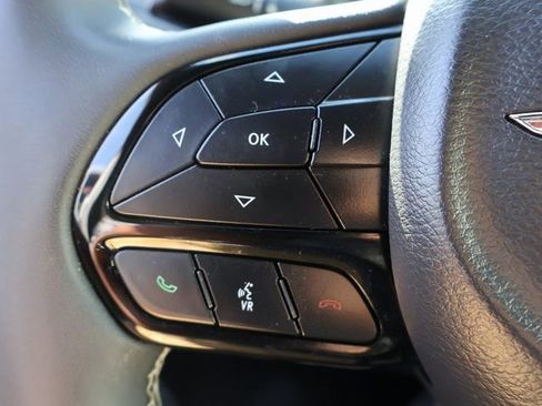 Used 2024 Chrysler Pacifica Limited FWD image 33