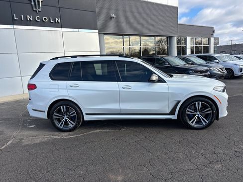 Used 2022 BMW X7 M50i w/ Cold Weather Package image 8