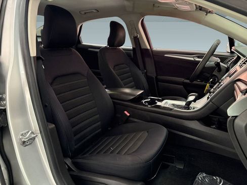 Used 2014 Ford Fusion SE image 24