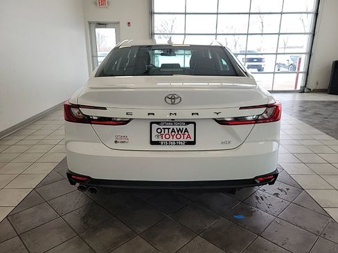 Used 2025 Toyota Camry SE FWD image 6