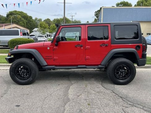 Used 2014 Jeep Wrangler Unlimited Sport w/ Quick Order Package 24S AWD/4WD image 5