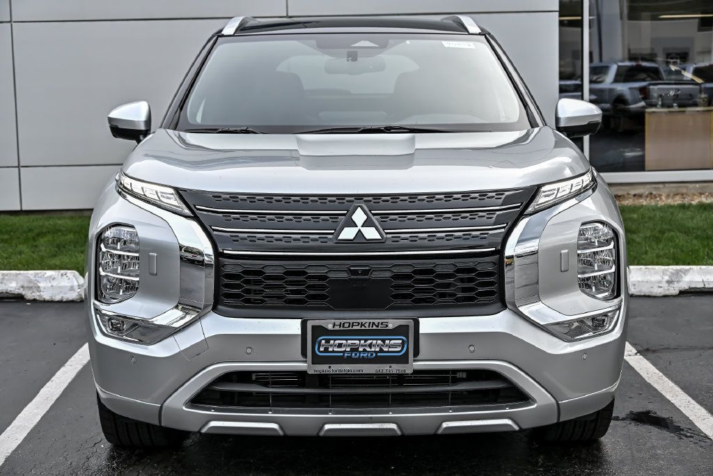 Used 2024 Mitsubishi Outlander SEL AWD/4WD image 4