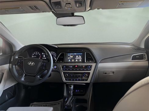 Used 2016 Hyundai Sonata Sport w/ Option Group 1V image 16