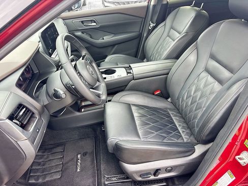 Used 2023 Nissan Rogue Platinum image 22
